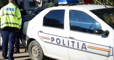 Stire din Eveniment : Dat afară din casă de Poliție, după ce și-a bătut mama