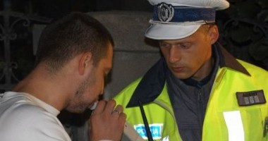 Stire din Eveniment : Prinși băuți la volan