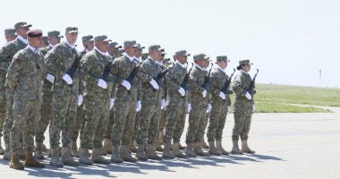 Ceremonie de depunere a jurământului militar la Baza 57 Aeriană „Mihail Kogălniceanu”: „Jur să-mi apăr țara, chiar cu prețul vieții!” - 2