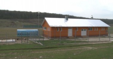 Stire din Economie : Finanțarea bazelor sportive rurale se încheie în 2012