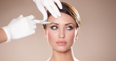 Stire din Sănătate : Când și unde îți faci operații de mărire a sânilor sau injecții cu botox