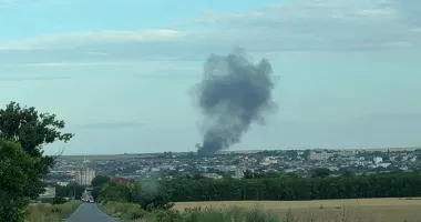 Incendiu de proporții într-o hală din Medgidia. Flăcările se manifestă pe 3.000 mp - 3