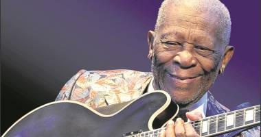 Stire din Cultură-Educație : VIDEO. Lumea muzicii, în doliu. A murit legendarul bluesman B.B. King