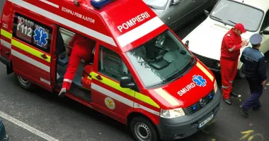 Scene dramatice după un accident grav. Medicii luptă să-i salveze viața unui copil - 2