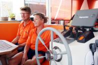Stire din Economie : Doi austrieci fac ocolul lumii, într-un catamaran cu "vele" solare