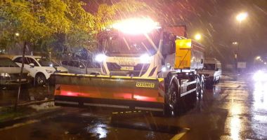 Lapoviță și ninsoare, la Constanța. Au fost scoase sărărițele pe străzi - 2