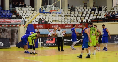 Stire din Sport : Galerie foto / BC Athletic,  spectacol sub panou