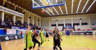Stire din Sport : BC Athletic, înfrângere pe teren propriu. "Unii jucători au rămas cu mintea în vacanță!"