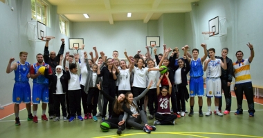 Obezitatea juvenilă, combătută prin jocul de baschet - 3