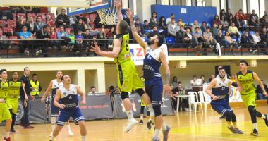 Stire din Sport : BC Athletic se impune în partida cu CSO Voluntari, după un final dramatic