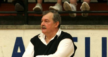 Stire din Sport : Baschet / Vasile Pașca nu mai este antrenor secund la BC Farul