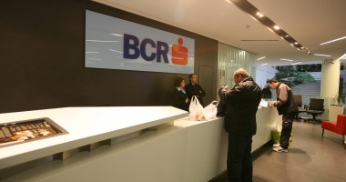 Stire din Economie : Băncile au început să reducă dobânzile la creditele și depozitele în lei