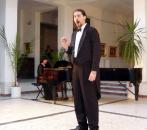 Stire din Cultură-Educație : Concert de arii în ambianța artei plastice
