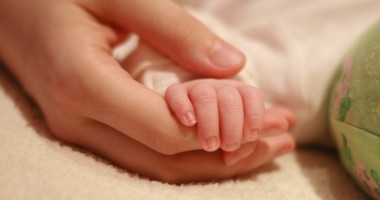Stire din Eveniment : Caz straniu la o maternitate din Iași: un bebeluș s-a născut cu coadă