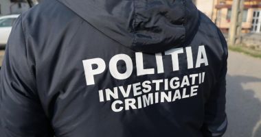 Stire din Eveniment : De necrezut! O mamă şi-a aruncat copilul în toaletă. Bebeluşul a murit sufocat cu materii fecale