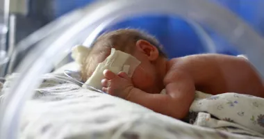 Stire din Eveniment : Bebeluș mort la două zile de la naștere. Părinții acuză neglijența medicilor