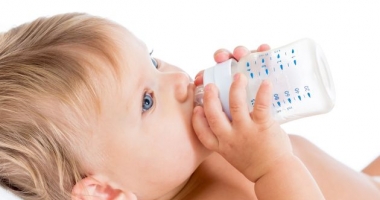 Stire din Social : ALERTĂ ÎN ROMÂNIA! Lapte praf contaminat cu salmonella. Se cere retragerea inclusiv din țara noastră