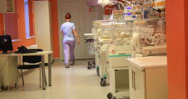 Stire din Sănătate : Bebeluși în pericol! Ce afecțiune pune pe jar autoritățile  din Constanța