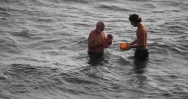 IMAGINI INCREDIBILE! O femeie a născut în mare - 5