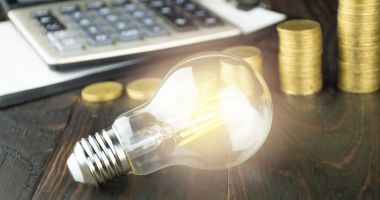 Stire din Politică-Administrație : Ciucă a anunțat noile măsuri de sprijin la energia electrică şi gaze. Se vor aplica timp de un an, după 1 aprilie
