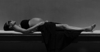 Stire din Monden : Victoria Beckham, într-o altă ipostază (Foto)
