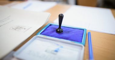 Stire din Politică-Administrație : BEC a decis cine se va ocupa de sondaje la alegerile parlamentare