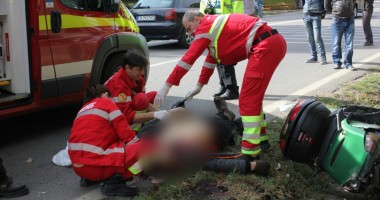IMAGINI ȘOCANTE! Accident rutier grav la intrare în Valu lui Traian. Mopedistul spulberat de mașină a murit! - UPDATE - 9