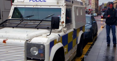 Stire din Actualitate : O bombă  a explodat la Belfast