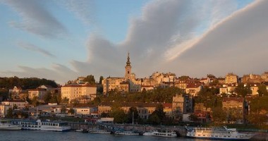 Stire din Actualitate : Parisul, Roma și Viena susțin candidatura sârbă la UE