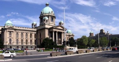 Stire din Actualitate : Sârbii, chemați duminică la urne pentru alegerile generale