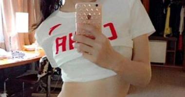 De ce postează oamenii selfie-uri făcute în timp ce încearcă să-și atingă buricul? - 4
