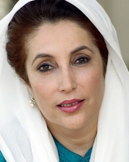 Stire din Actualitate : Cinci ani de la asasinarea  lui Benazir Bhutto