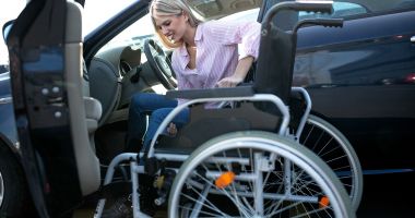 Stire din Social : Carduri cu noi beneficii pentru persoanele cu dizabilități