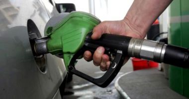 Stire din Economie : Prețuri record la pompă. Cât a ajuns să coste un litru de benzină premium