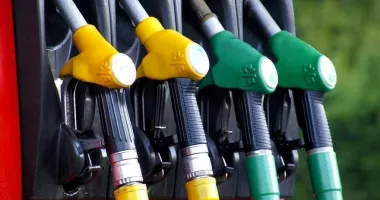 Stire din Actualitate : Carburanții s-au scumpit din nou. Cât costă un litru de benzină și motorină