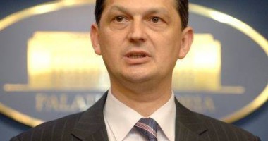 Stire din Politică-Administrație : Ministrul Berca face videoconferință cu prefecții