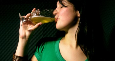 Stire din Sănătate : Vrei să te ferești de boli? Bea bere
