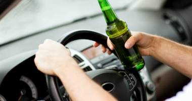 Stire din Eveniment : Tânăr beat, dar la volan. S-a ales cu dosar penal