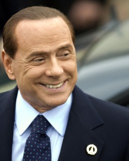Stire din Actualitate : Silvio Berlusconi, condamnat la patru ani de închisoare