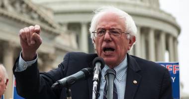 Stire din Actualitate : Bernie Sanders, candidat la Casa Albă contra lui Hillary Clinton