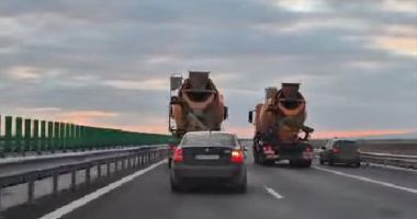 Stire din Eveniment : Două betoniere s-au luat la întrecere pe autostradă. Șoferii au depășit pe banda de urgență