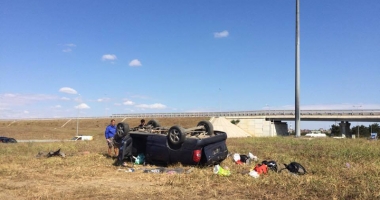 Stire din Eveniment : "Bezna" din sensul giratoriu de la Agigea răstoarnă mașini săptămânal