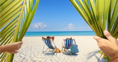 Stire din Economie : Patronatele din turism vor mărirea vacanței de vară