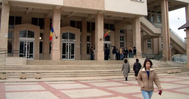 RĂZBOI mocnit la Biblioteca Județeană Constanța între angajați și director - 3