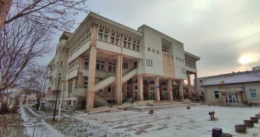 Stire din Cultură-Educație : Conferință on-line „Caragiale, contemporanul nostru”, organizată de Biblioteca Județeană „I.N. Roman”