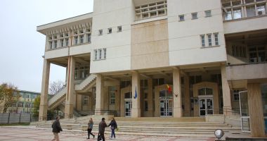 Stire din Cultură-Educație : Biblioteca Județeană  vă invită la o serie  de surprize nocturne