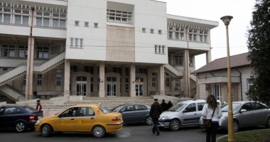 Stire din Cultură-Educație : "Sâmbãtã, noaptea nu vine @ biblioteca ta"