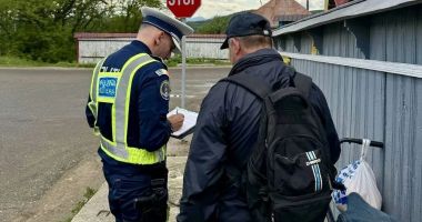 Stire din Eveniment : Polițiștii constănțeni au desfășurat acțiuni pentru creșterea siguranței bicicliștilor și a pietonilor