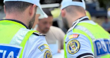 Stire din Eveniment : Peste 100 de amenzi pentru pietoni și bicicliști! Polițiștii transmit: „Fii deștept, pedalează corect!”