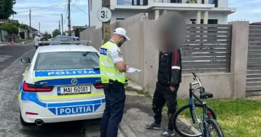 Stire din Eveniment : Polițiștii constănțeni, față în față cu bicicliștii și utilizatorii de trotinete electrice